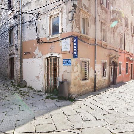 Kandlers Street Apartment Pula Extérieur photo